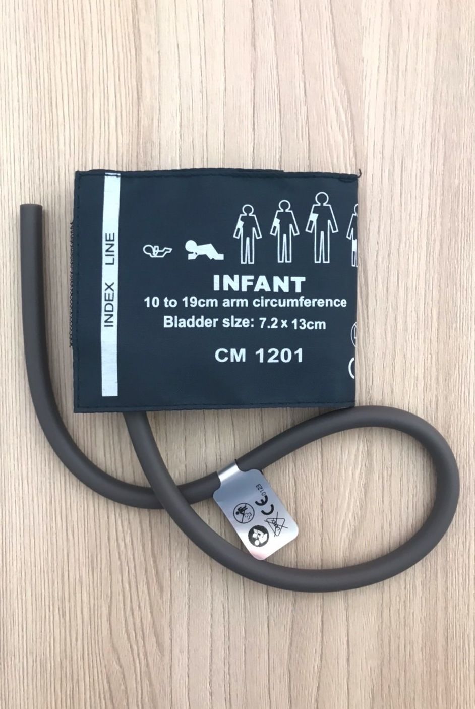 NIBP Cuff BP Cuff Infant 10-19 Cm Dual tube_ผ้าคัพผ้าพันแขนวัดความดันเด็กเล็กขนาด 10-19 ซม.แบบท่อยางคู่สำหรับเครื่องวัดความดันเครื่องมอนิเตอร์ผู้ป่วย