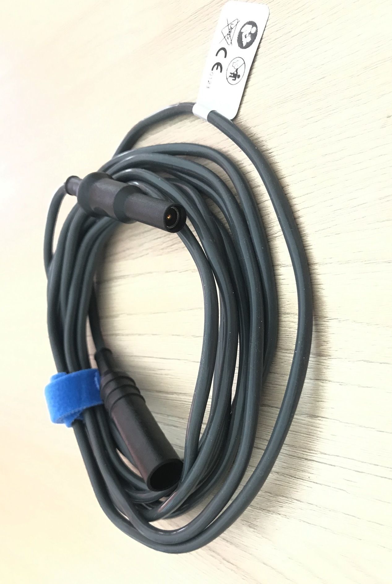 ESU Bipolar forceps cable Euro type with 2 mm connector for Bertchtold & KLS Martin _สายด้ามจี้ไบโพล่าร์ สายเคเบิ้ลไบโพล่าร์แบบข้อต่อเสียบด้ามมาตรฐานยุโรปสำหรับเครื่องจี้ผ่าตัดไฟฟ้า Bertchtold และ KLS