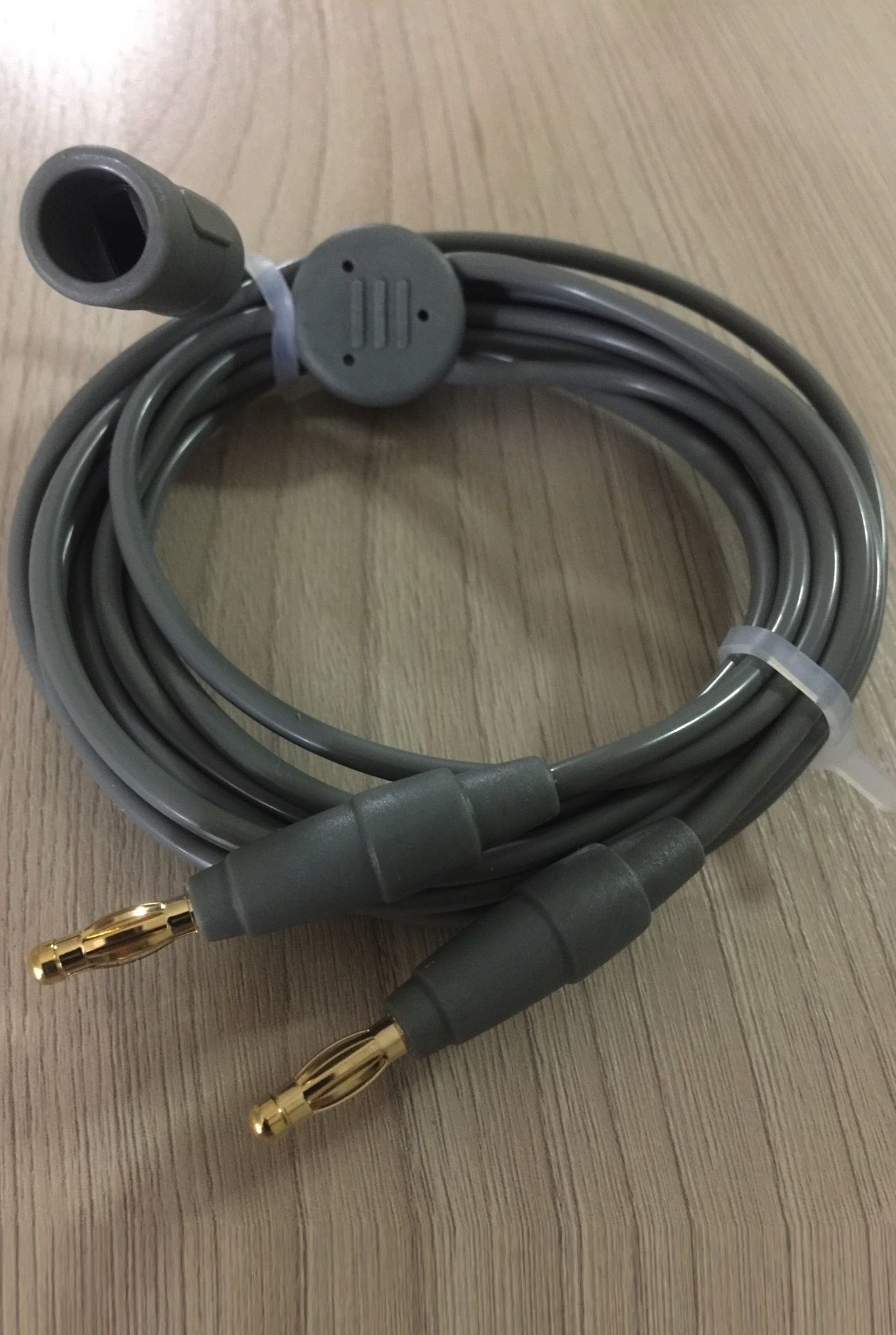 Electrocautery Bipolar Forceps Cable ESU Bipolar cable Euro type_สายด้ามจี้เครื่องจี้ไฟฟ้าแบบไบโพล่าร์ ข้อต่อเสียบด้ามเป็นหลุม แบบมาตรฐานยุโรป 