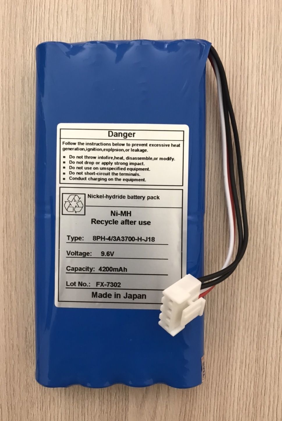 Battery for ECG EKG Recorder unit  Fukuda FX7100-FX7102-FX7301-FX7302 &FCP7101_แบตเตอรี่สำหรับเครื่องวัดอีซีจีอีเคจี Fukuda รุ่นFX7100-FX7102-FX7301-FX7302 และ FCP7101